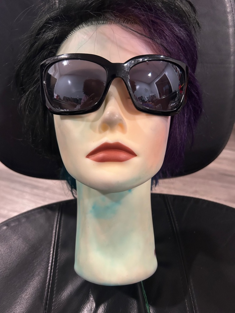 Women’s Glossy Black Oversized Sunglasses